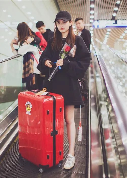 宋祖儿甜美形象霸屏,怎样才能像她一样穿出青春活力范儿?