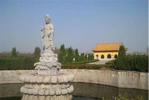 在我国古代被称为：诗仙（）；诗圣（）；诗佛（）；分别是哪三位！！！