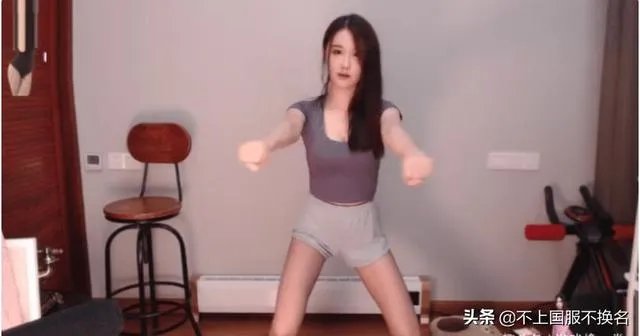 女主播涨粉10万,就是因为房间里有台电视机,你有何看法?