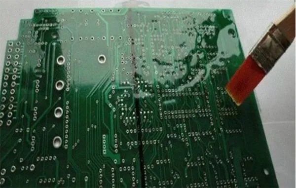 三防漆喷涂工艺需要注意什么?