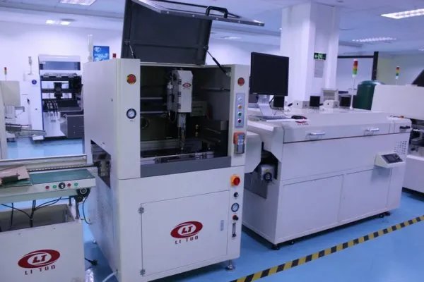 三防漆喷涂工艺需要注意什么?
