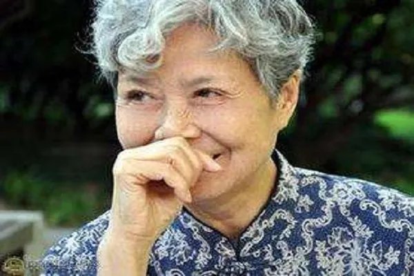 中国第一位电视播音员沈力去世,你看过沈力的电视节目吗?
