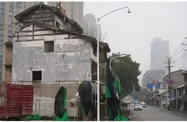 12年前就该拆的长沙最牛钉子户,为何现在才被拆?