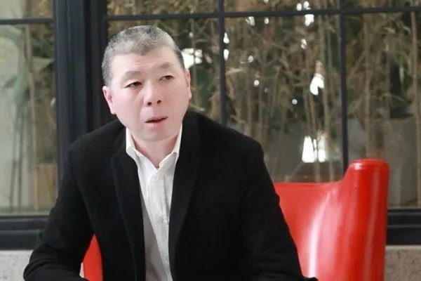 冯小刚近照曝光病情恶化,他究竟得了什么病?你了解这种病症吗?