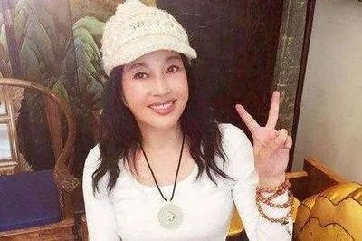刘晓庆主演话剧《风华绝代》,现场反响如何?