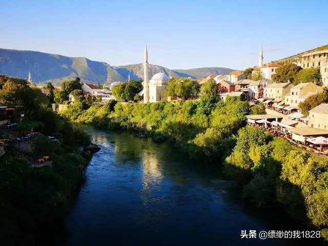 我想做一个演员,但是艺考过不了,大学我该如何抉择,人生路该怎么走?