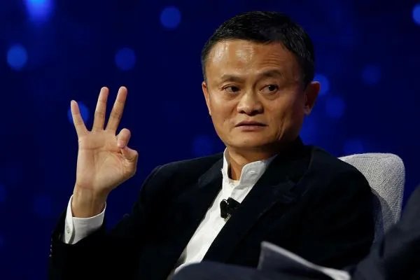 岳云鹏和撞脸烧烤哥见面,有哪些明星和路人十分相像?