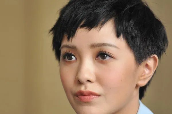 郭采洁向汪峰道歉分别表现出两个人怎么样的情商?