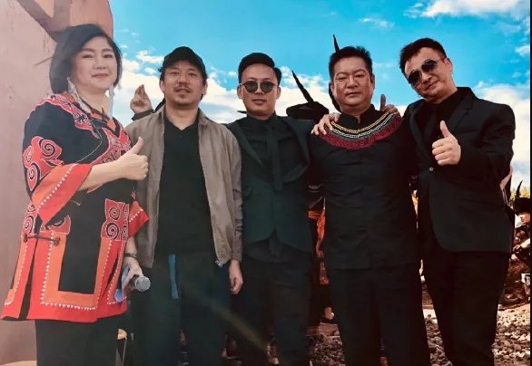 一首说唱歌曲 歌词中的一句:我知道这些日子你受了不少委屈