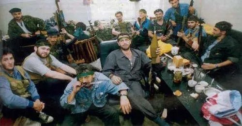 俄罗斯的车臣战争中,雇佣兵怎么被应召而来的?