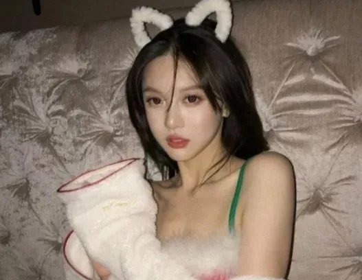 王思聪新女友身份确认21岁的英国名校大学生,这次终于门当户对了吗?