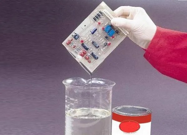 三防漆喷涂工艺需要注意什么?