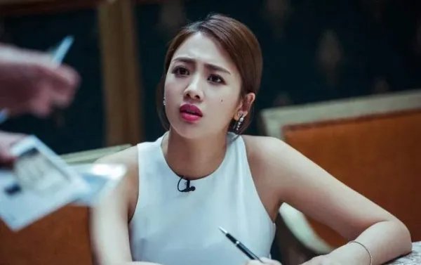 吴映洁家庭不和睦,她是怎么熬出来的?