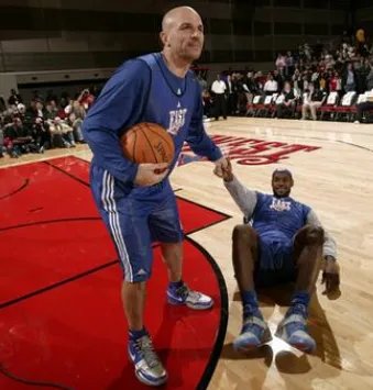 NBA基德明明有当主教练的能力,为何心甘情愿在湖人当助教呢?